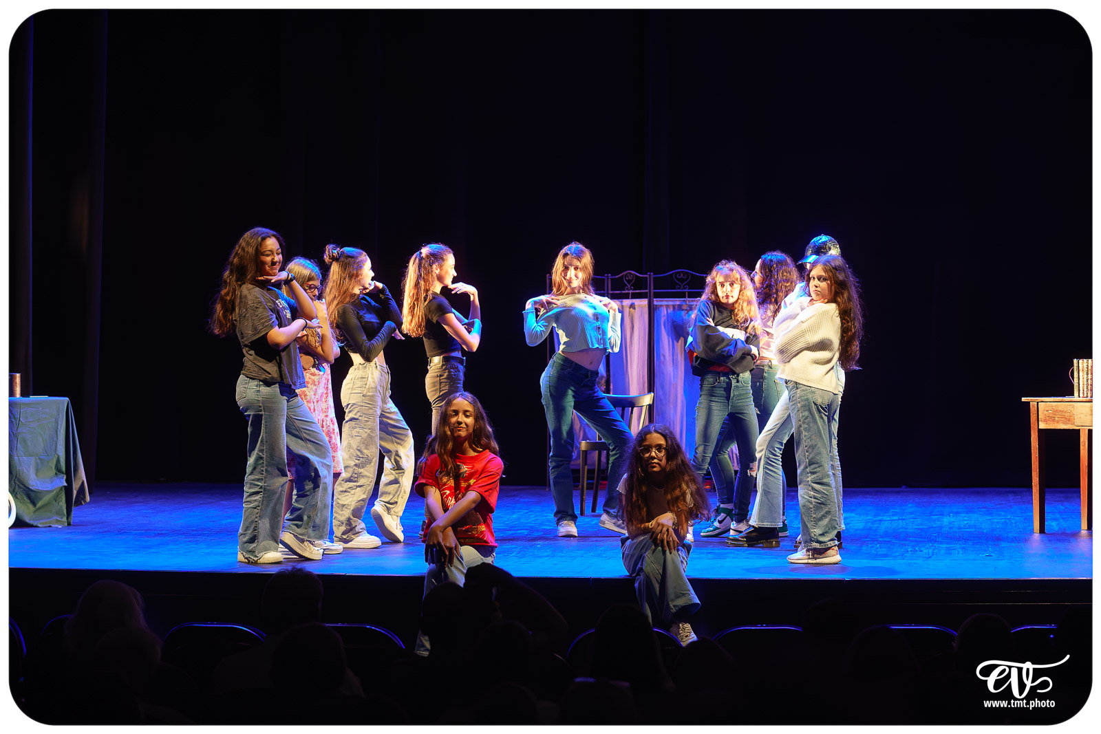 LES FEMMES SAVANTES (ATELIER THÉÂTRE DU COLLÈGE FOCH)